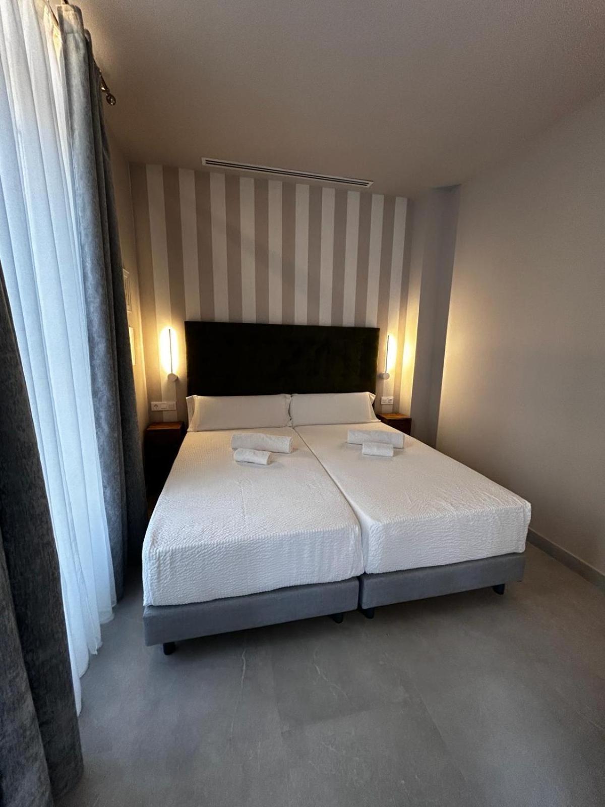 Valencia Apartamentos Goya Екстериор снимка