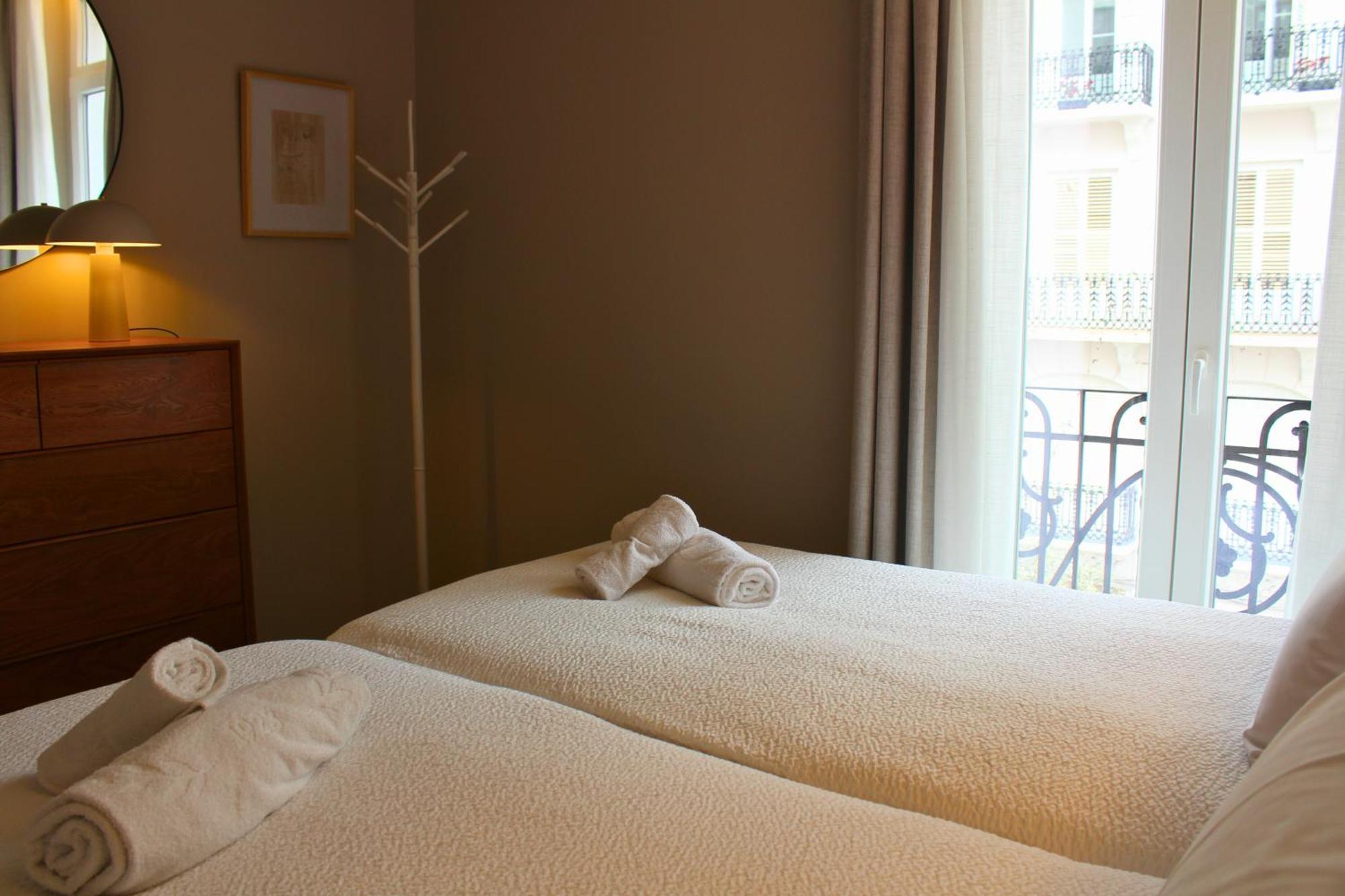 Valencia Apartamentos Goya Екстериор снимка