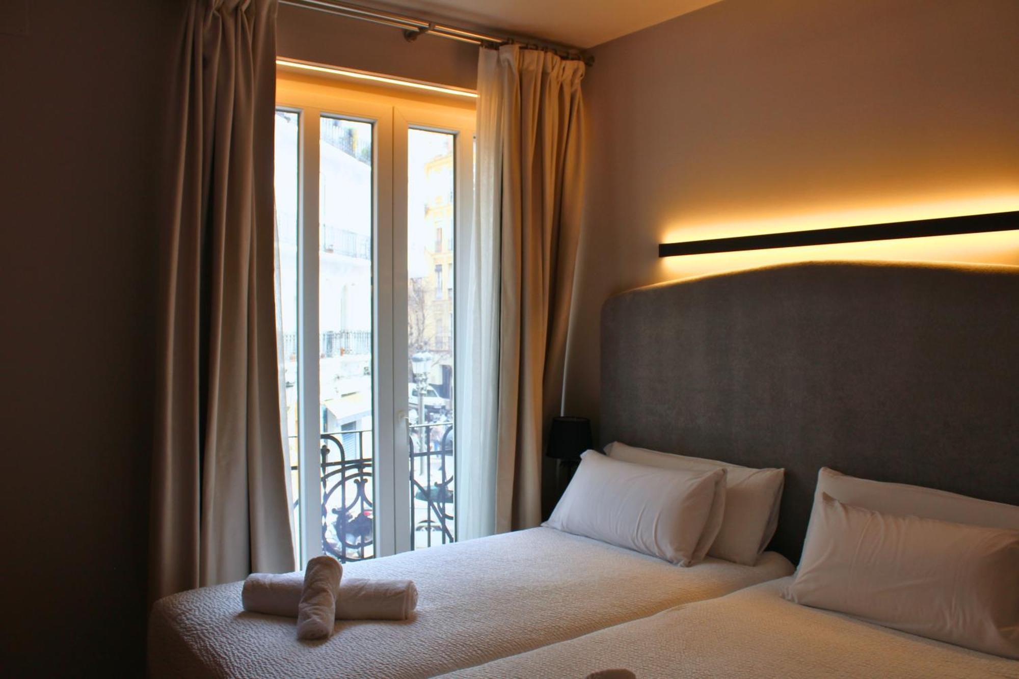 Valencia Apartamentos Goya Екстериор снимка