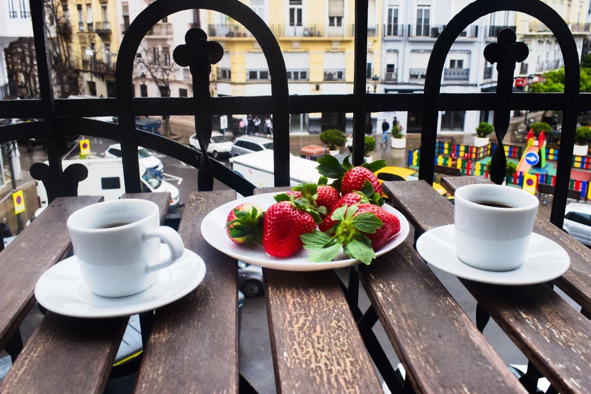 Valencia Apartamentos Goya Екстериор снимка